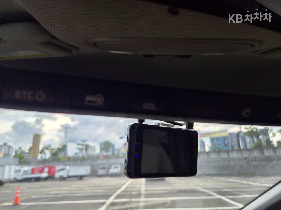 Kia Carnival — miniaturë 20