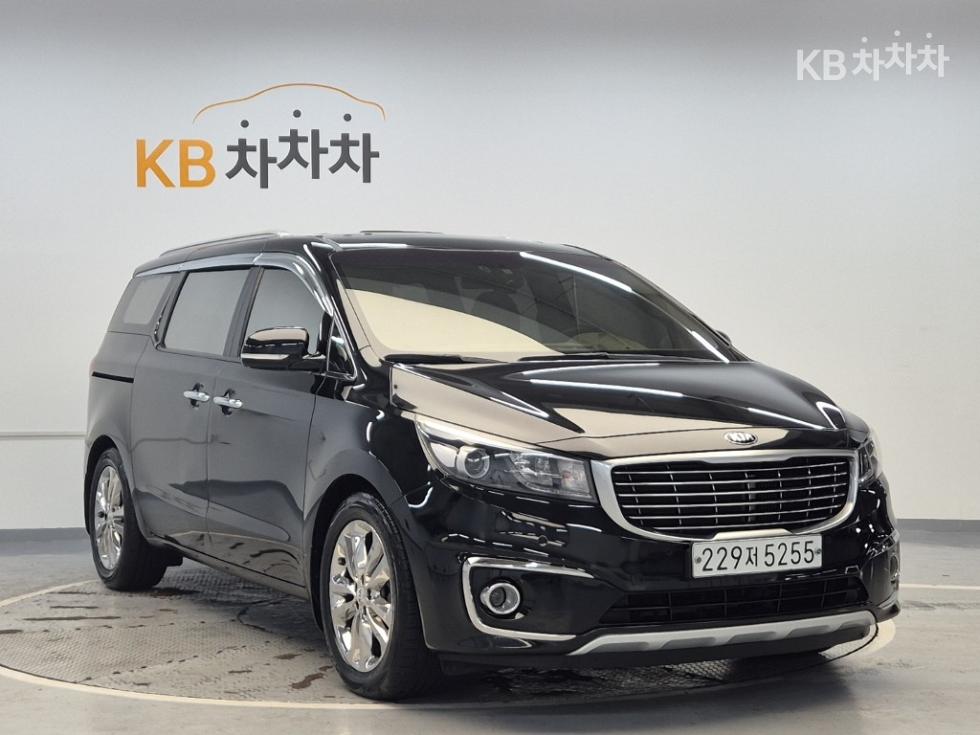 Kia Carnival — miniaturë 4