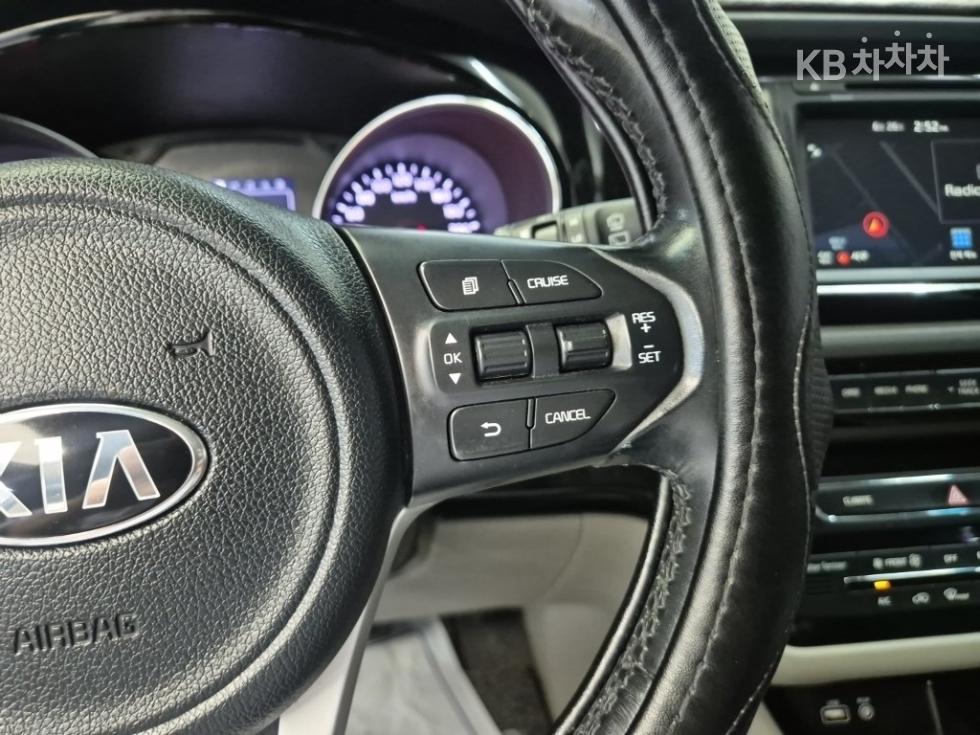 Kia Carnival — miniaturë 16