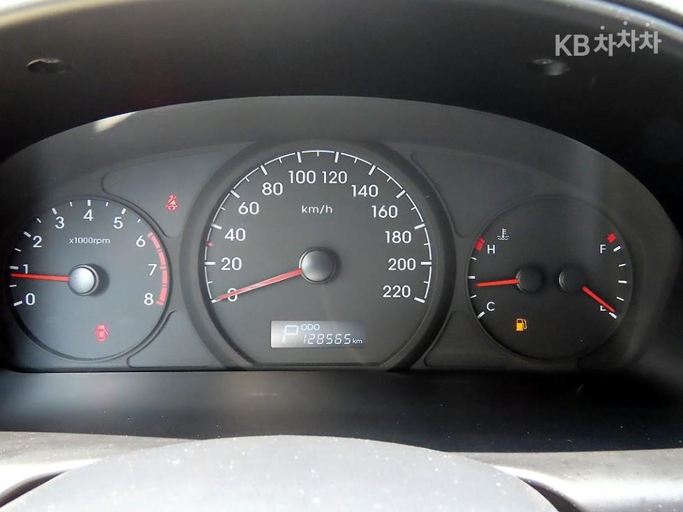 Hyundai Starex — miniaturë 9