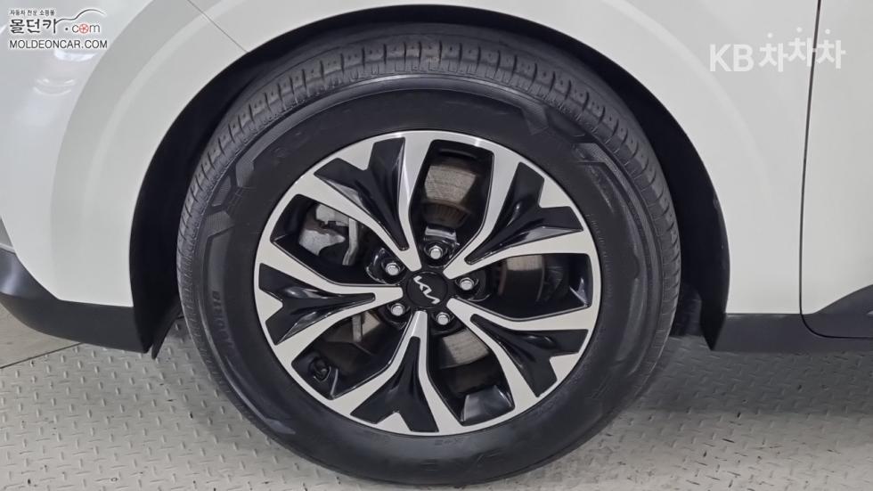 Kia Carnival — miniaturë 6