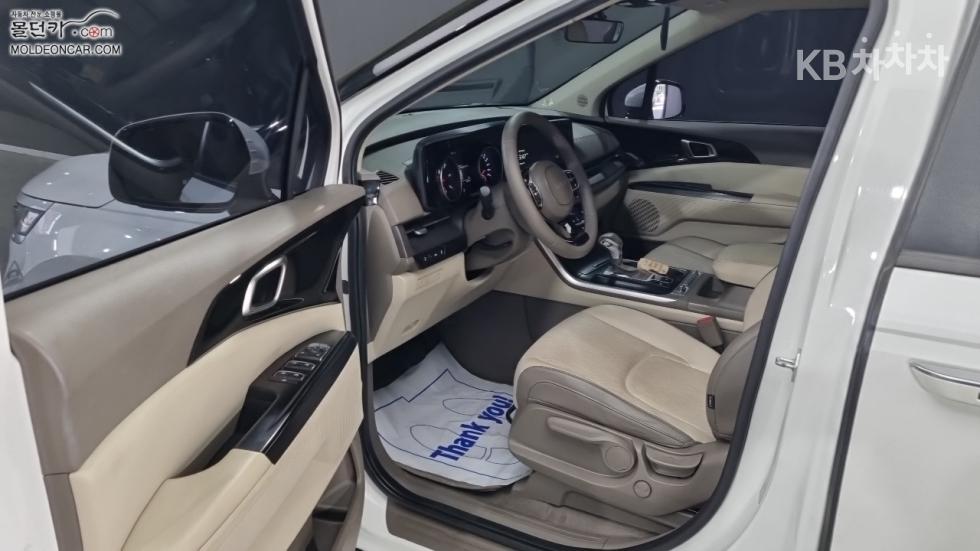 Kia Carnival — miniaturë 9