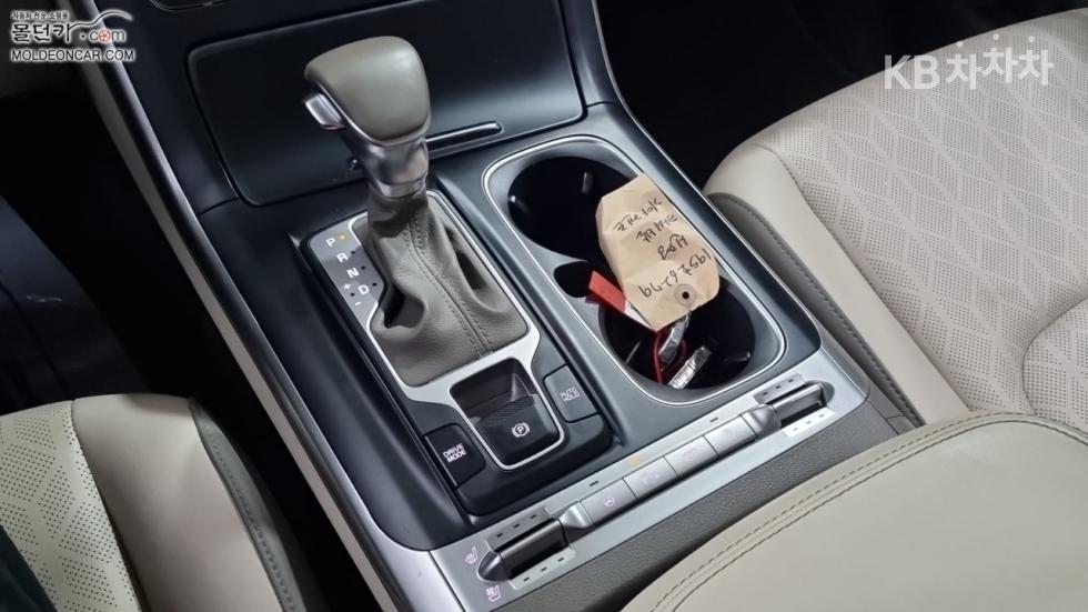 Kia Carnival — miniaturë 14