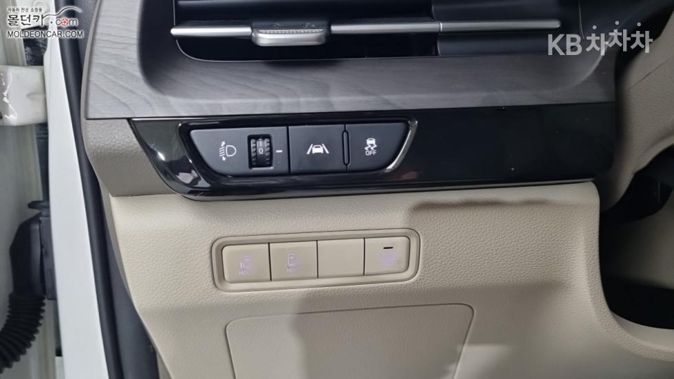 Kia Carnival — miniaturë 15
