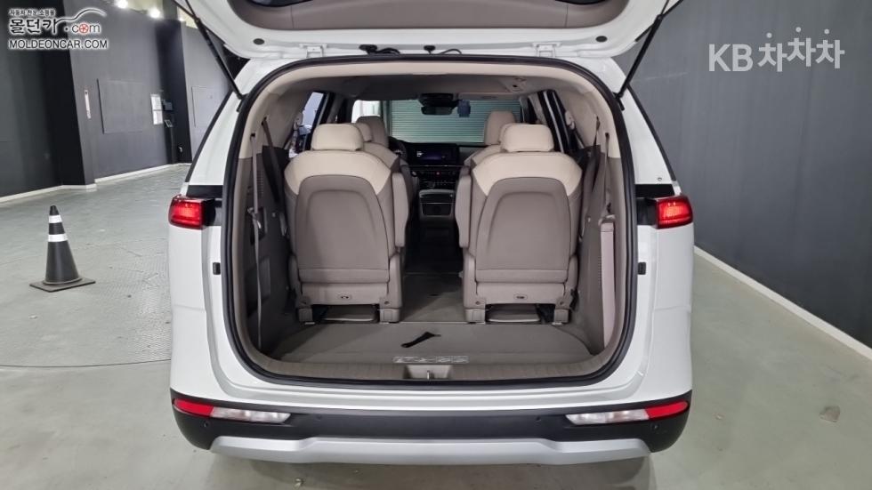 Kia Carnival — miniaturë 18