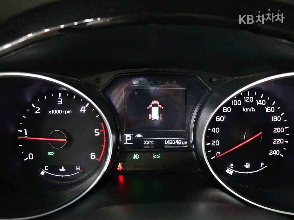 Kia Carnival — miniaturë 6