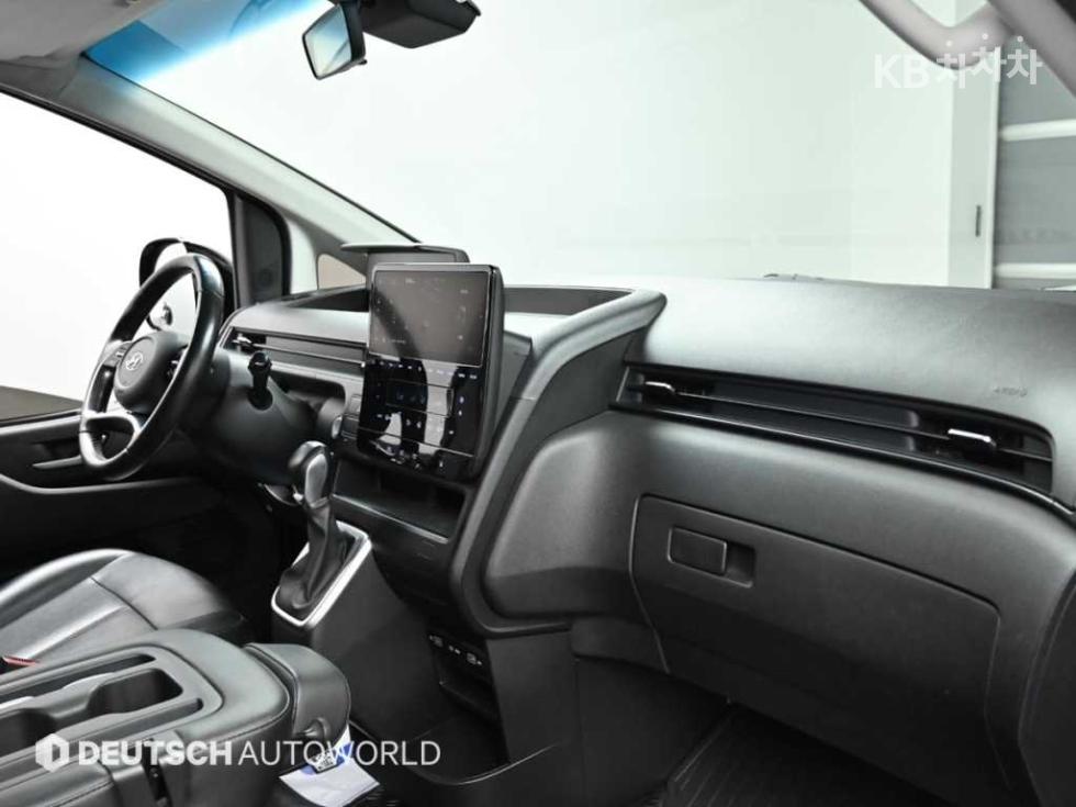 Hyundai Staria — miniaturë 7