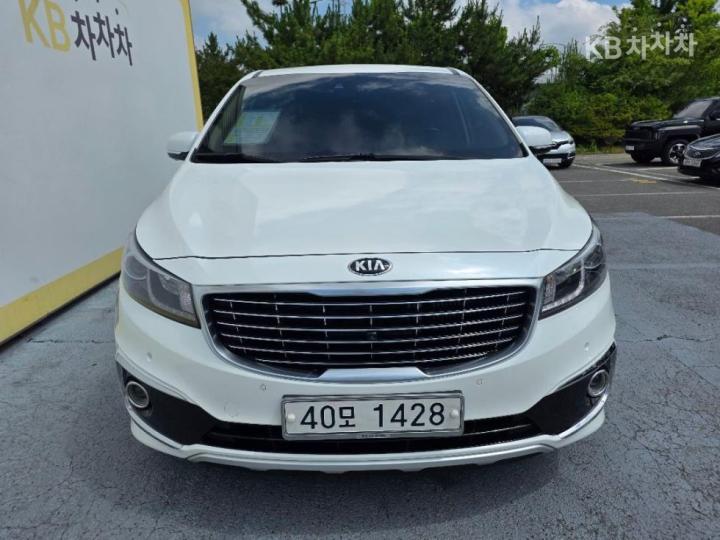 Kia Carnival 7인승 2.2 디젤 리무진 — foto 1