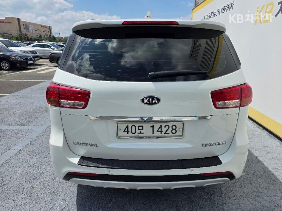 Kia Carnival — miniaturë 3