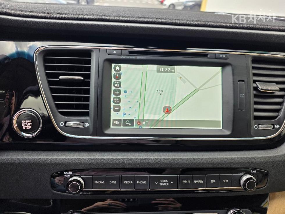Kia Carnival — miniaturë 8