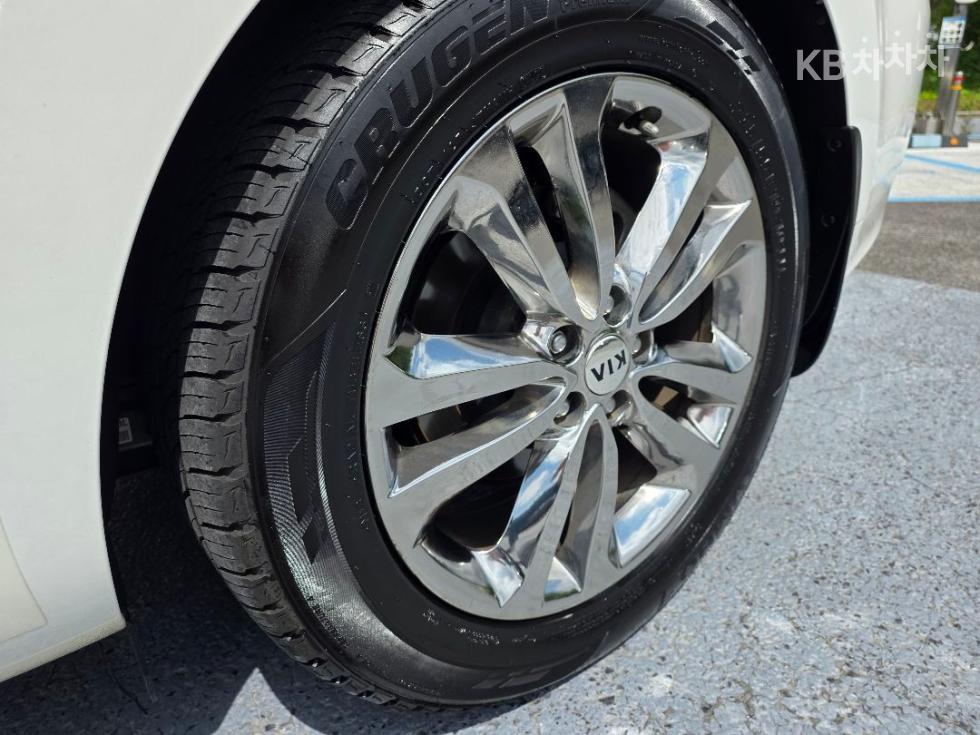 Kia Carnival — miniaturë 25