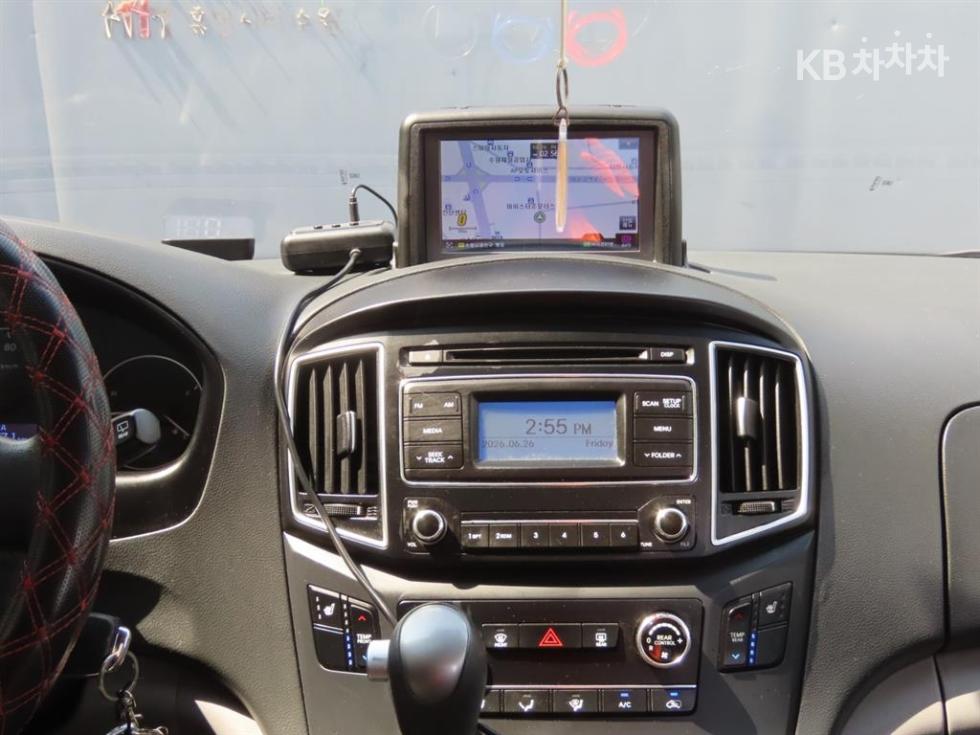 Hyundai Starex — miniaturë 10