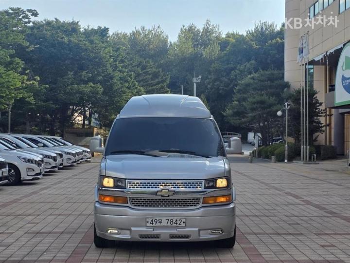 Chevrolet Express 6.0 — foto 1