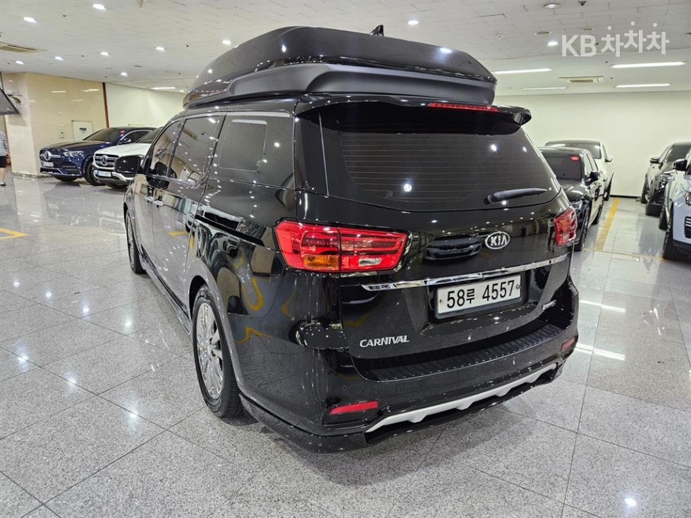 Kia Carnival — miniaturë 3