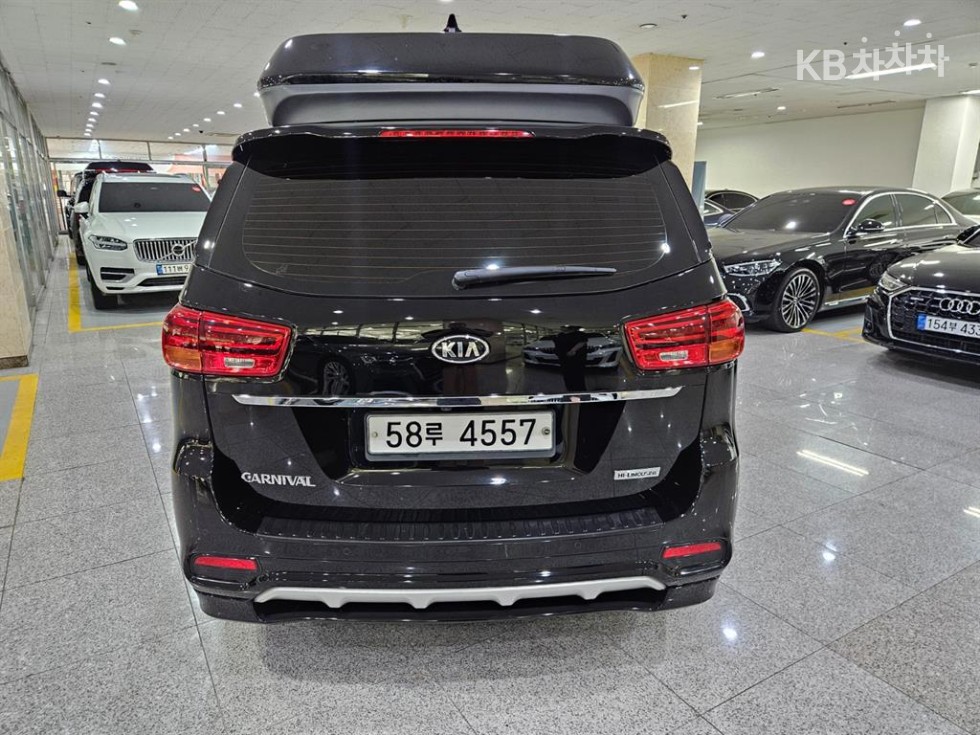 Kia Carnival — miniaturë 4