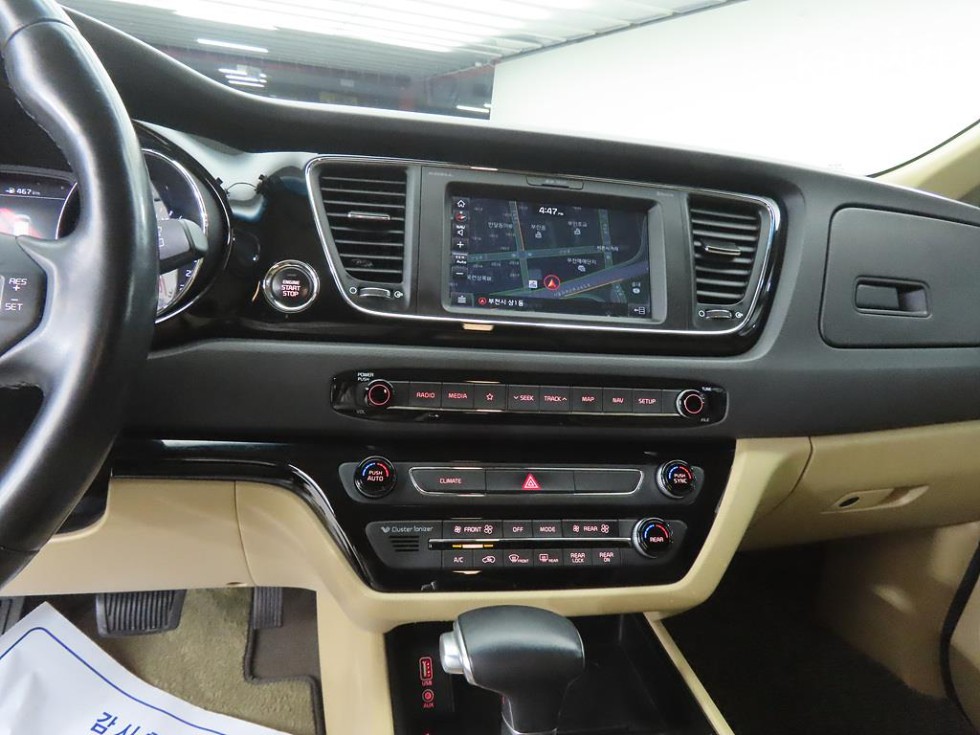 Kia Carnival — miniaturë 10