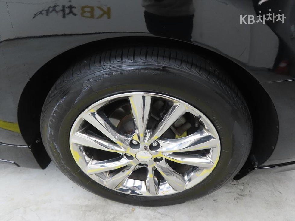 Kia Carnival — miniaturë 20