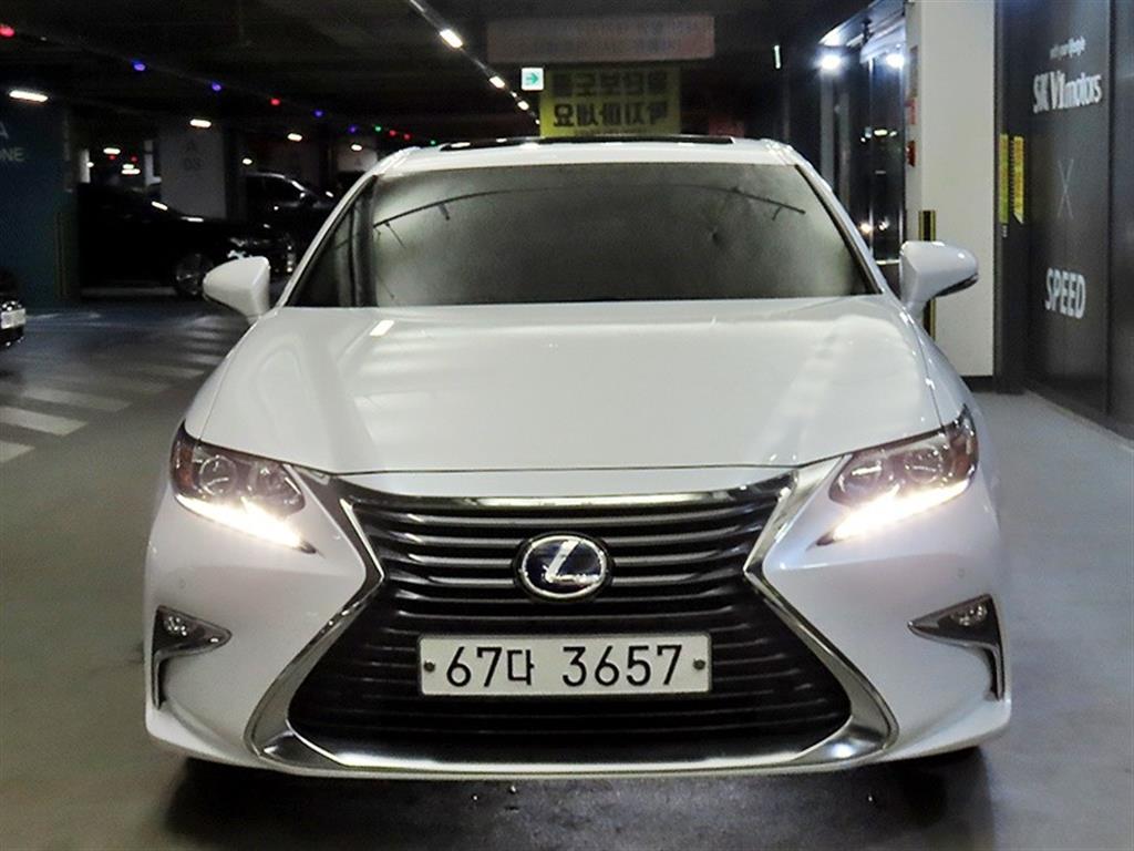 Lexus Es 300H 2017 photo 2