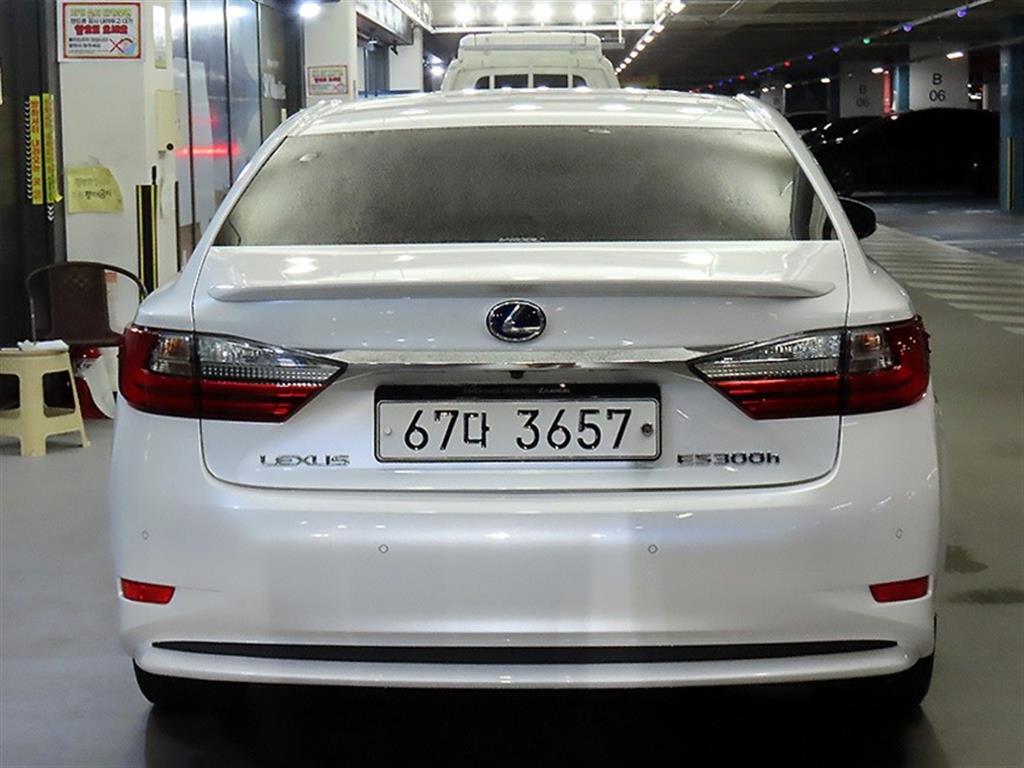 Lexus Es 300H 2017 photo 5