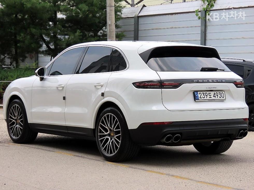 Porsche Cayenne — miniaturë 3
