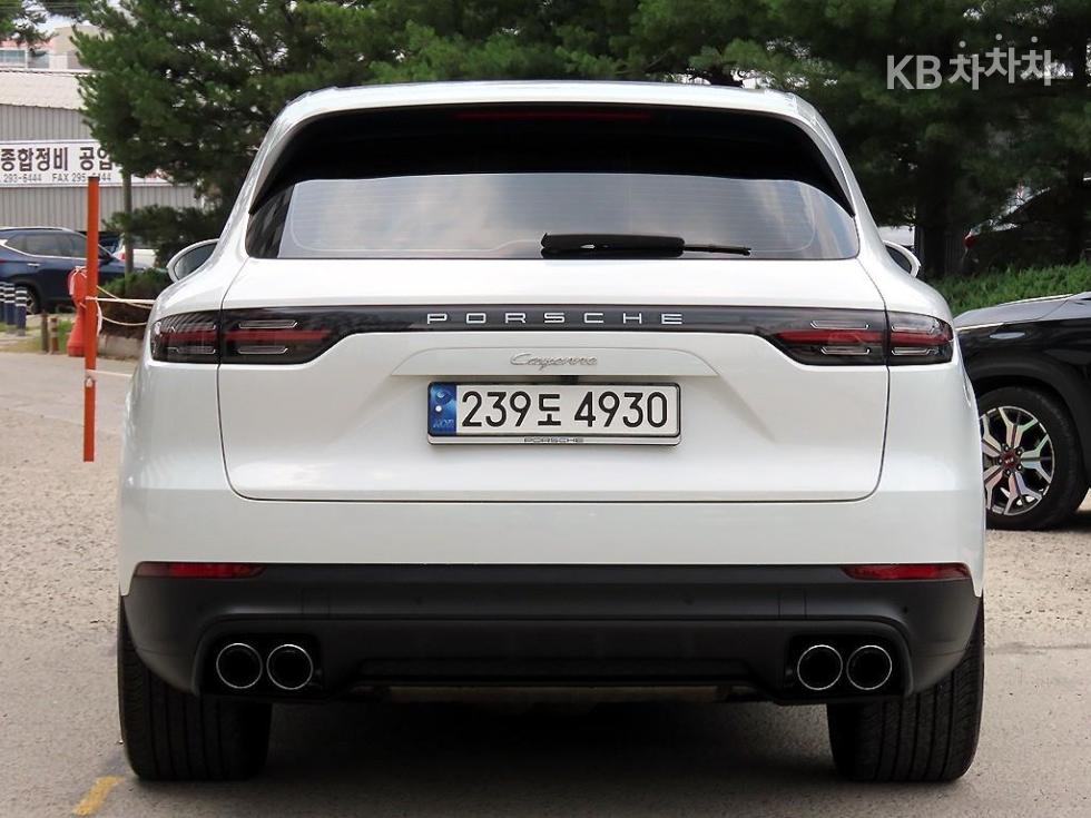 Porsche Cayenne — miniaturë 4