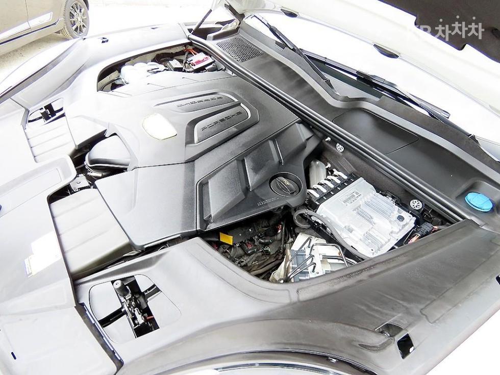 Porsche Cayenne — miniaturë 19