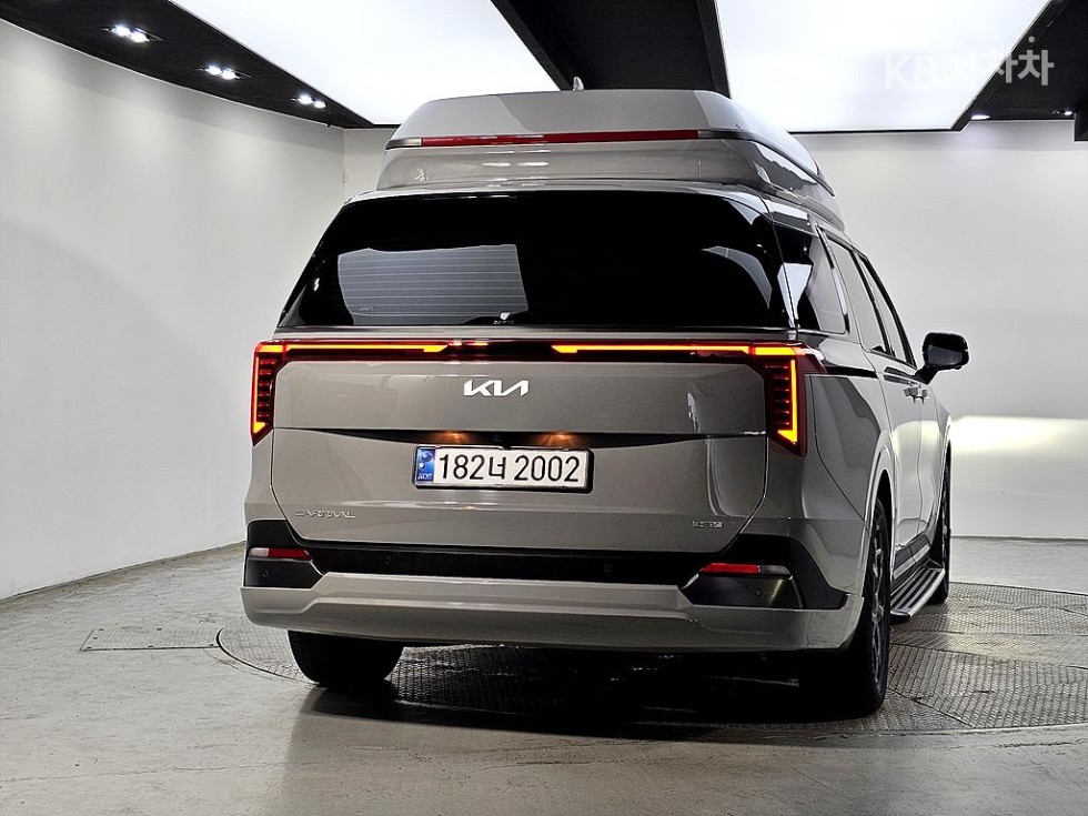 Kia Carnival — miniaturë 3
