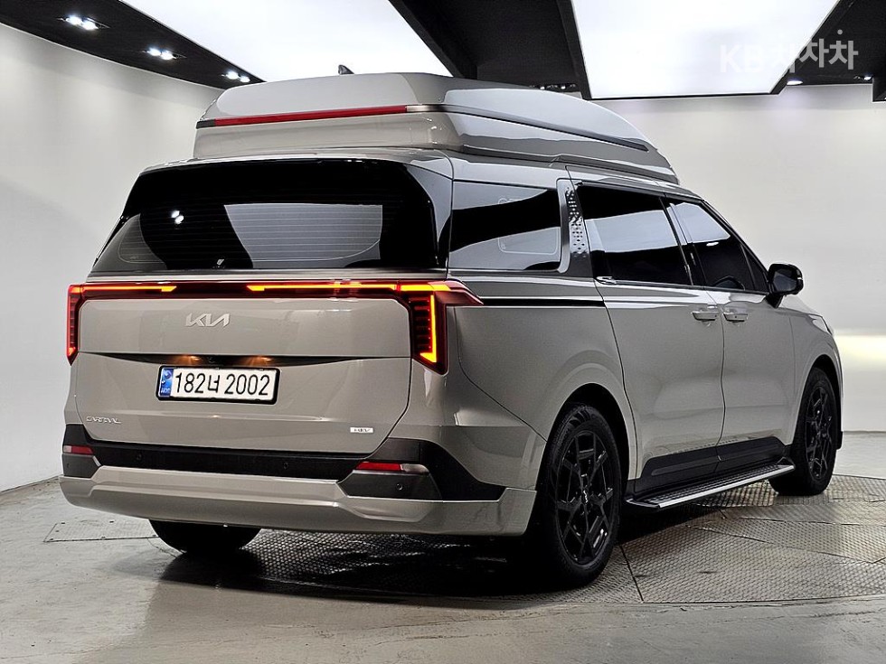 Kia Carnival — miniaturë 4