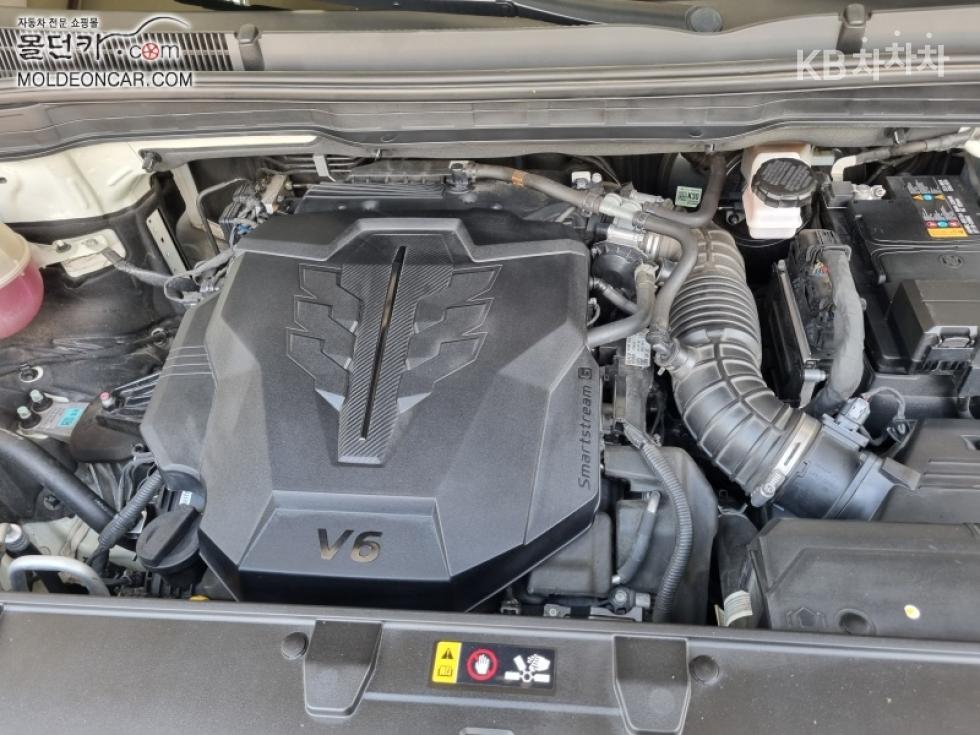 Kia Carnival — miniaturë 8