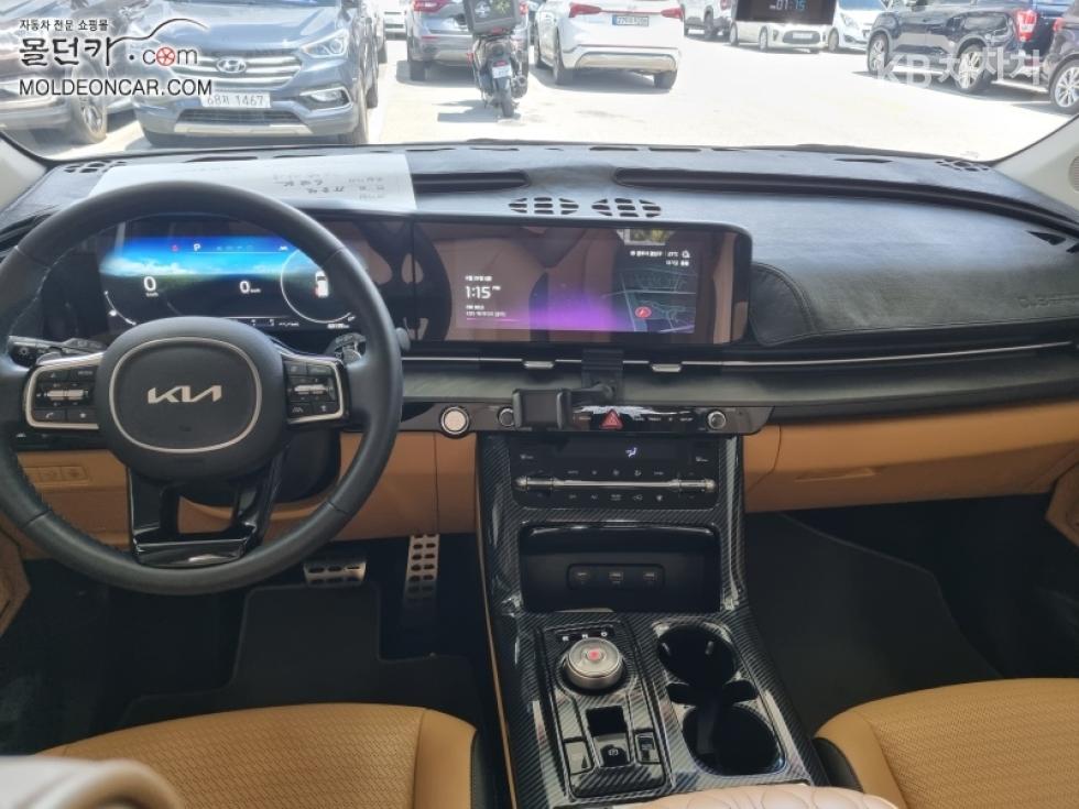 Kia Carnival — miniaturë 9