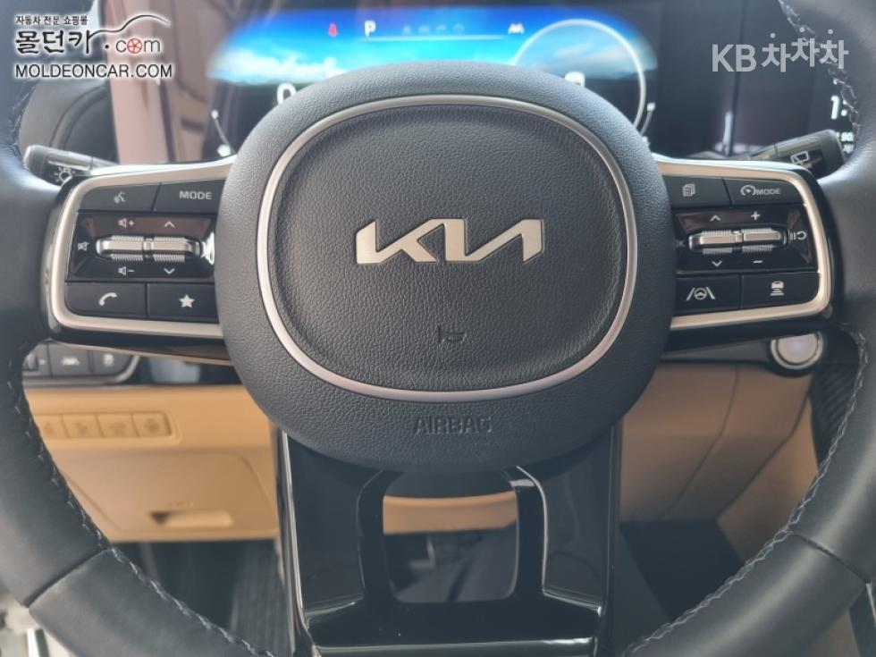 Kia Carnival — miniaturë 13