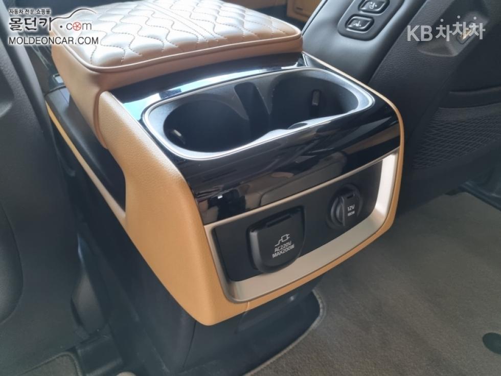 Kia Carnival — miniaturë 14