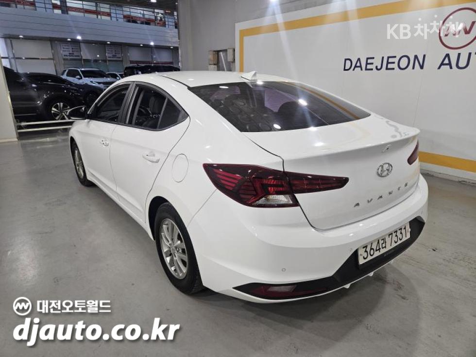 Hyundai Avante — miniaturë 3