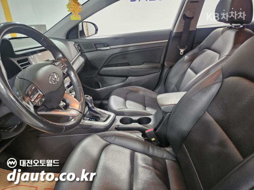 Hyundai Avante — miniaturë 9