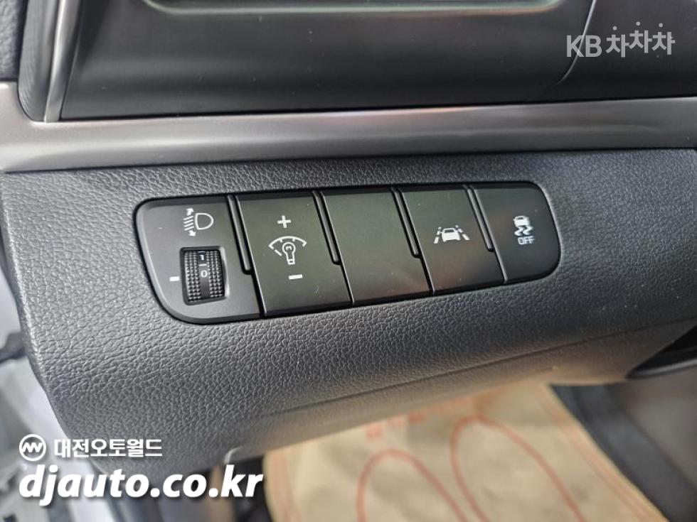Hyundai Avante — miniaturë 11