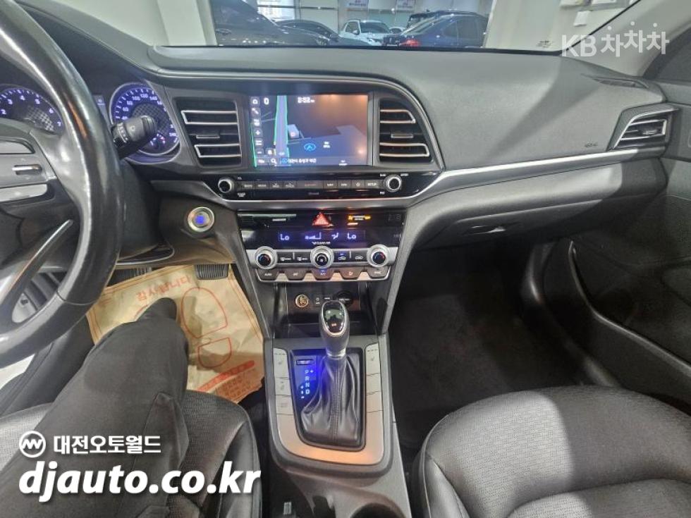 Hyundai Avante — miniaturë 14
