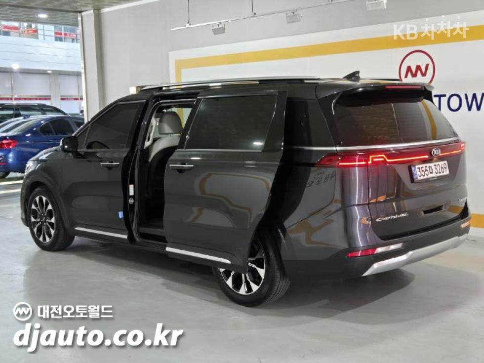 Kia Carnival — miniaturë 2