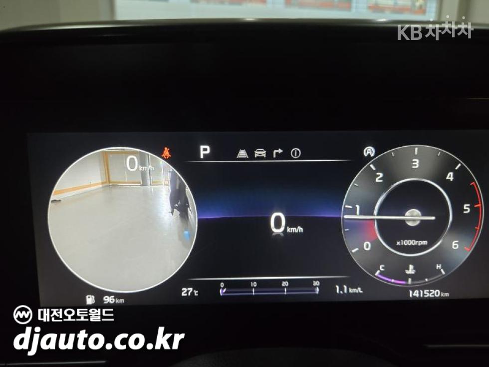 Kia Carnival — miniaturë 4