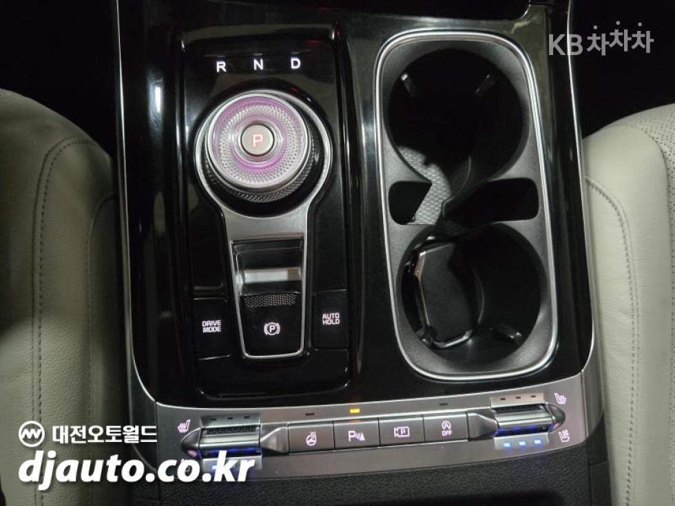 Kia Carnival — miniaturë 11