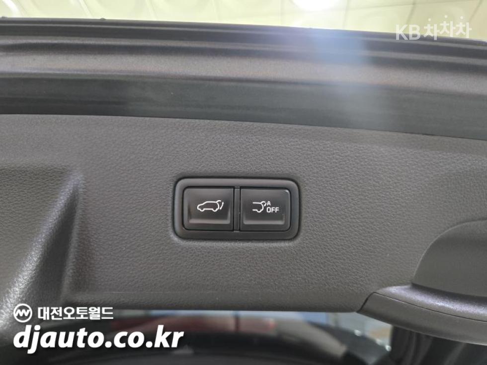 Kia Carnival — miniaturë 15