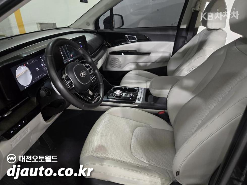 Kia Carnival — miniaturë 18