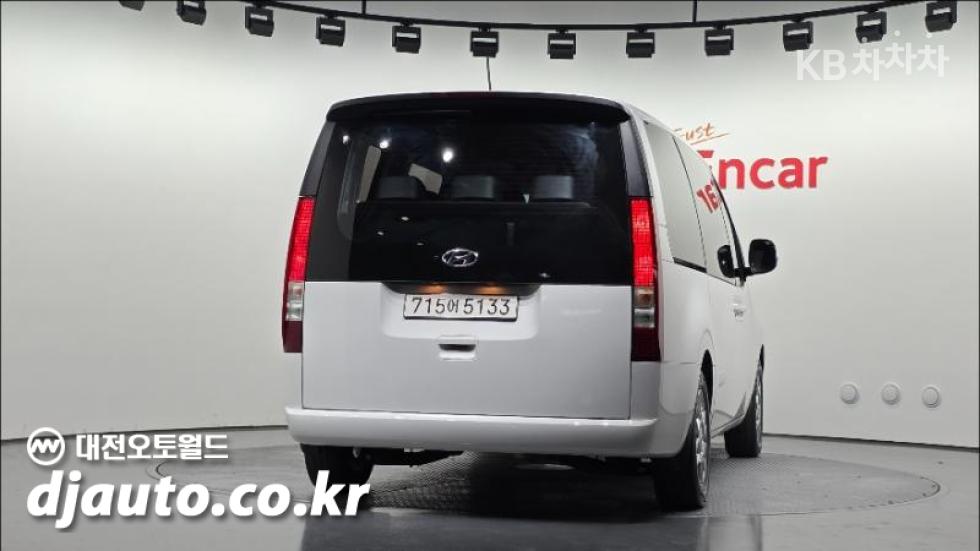 Hyundai Staria — miniaturë 4
