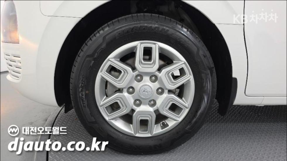 Hyundai Staria — miniaturë 5