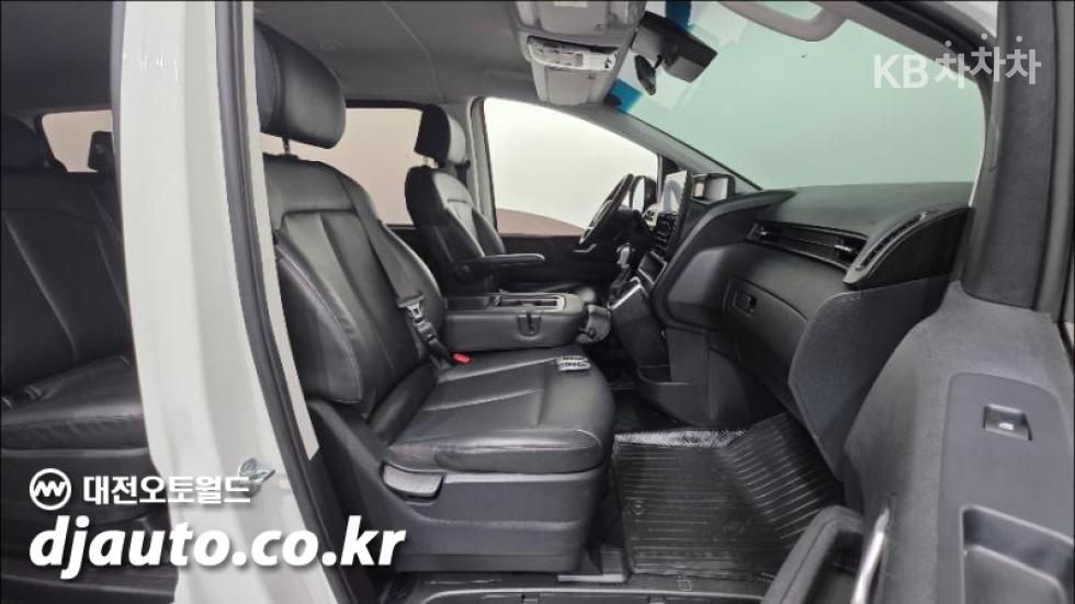 Hyundai Staria — miniaturë 10