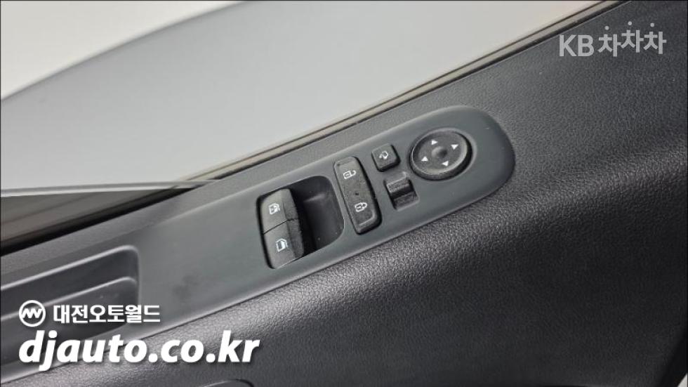 Hyundai Staria — miniaturë 12