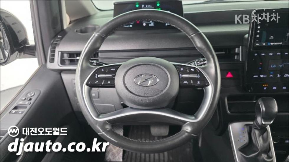 Hyundai Staria — miniaturë 14