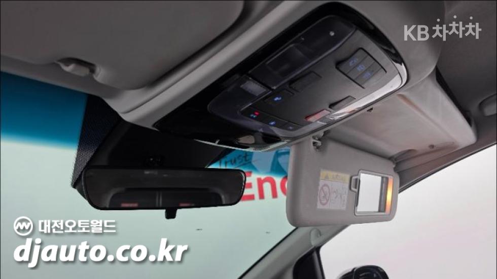 Hyundai Staria — miniaturë 18