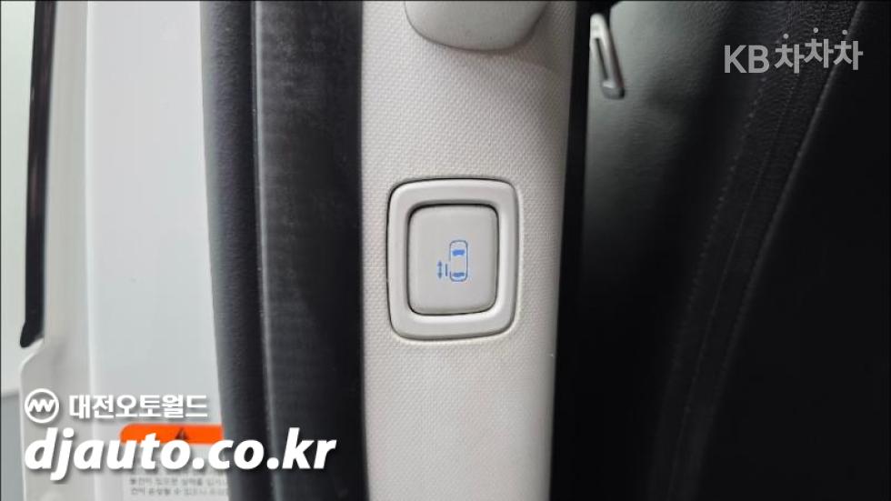 Hyundai Staria — miniaturë 19
