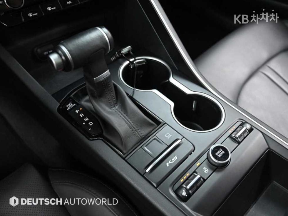 Kia K5 — miniaturë 9