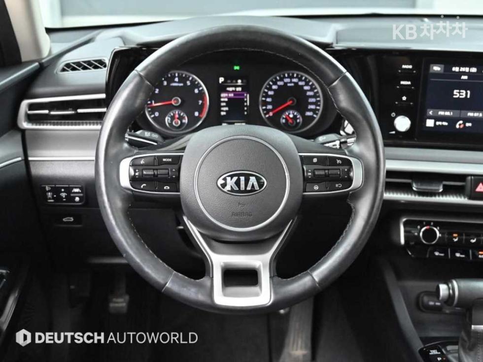 Kia K5 — miniaturë 13